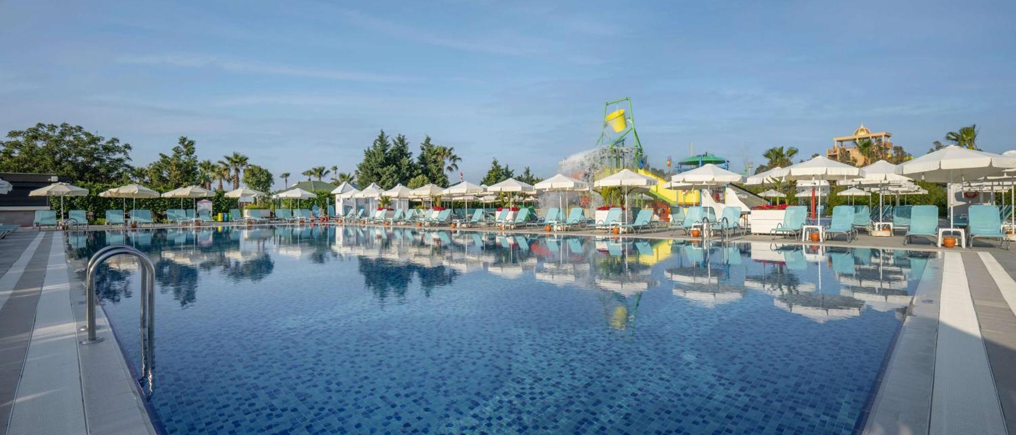 Hotel Wyndham Garden Lara Antalya Exterior foto